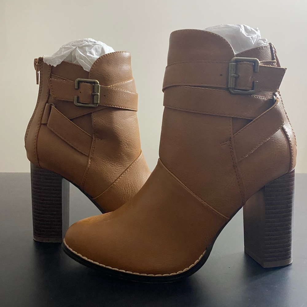SHOEDAZZLE JAEZEL Cognac Brown Healed Ankle Boot Bootie Size 7. Pre-owned.